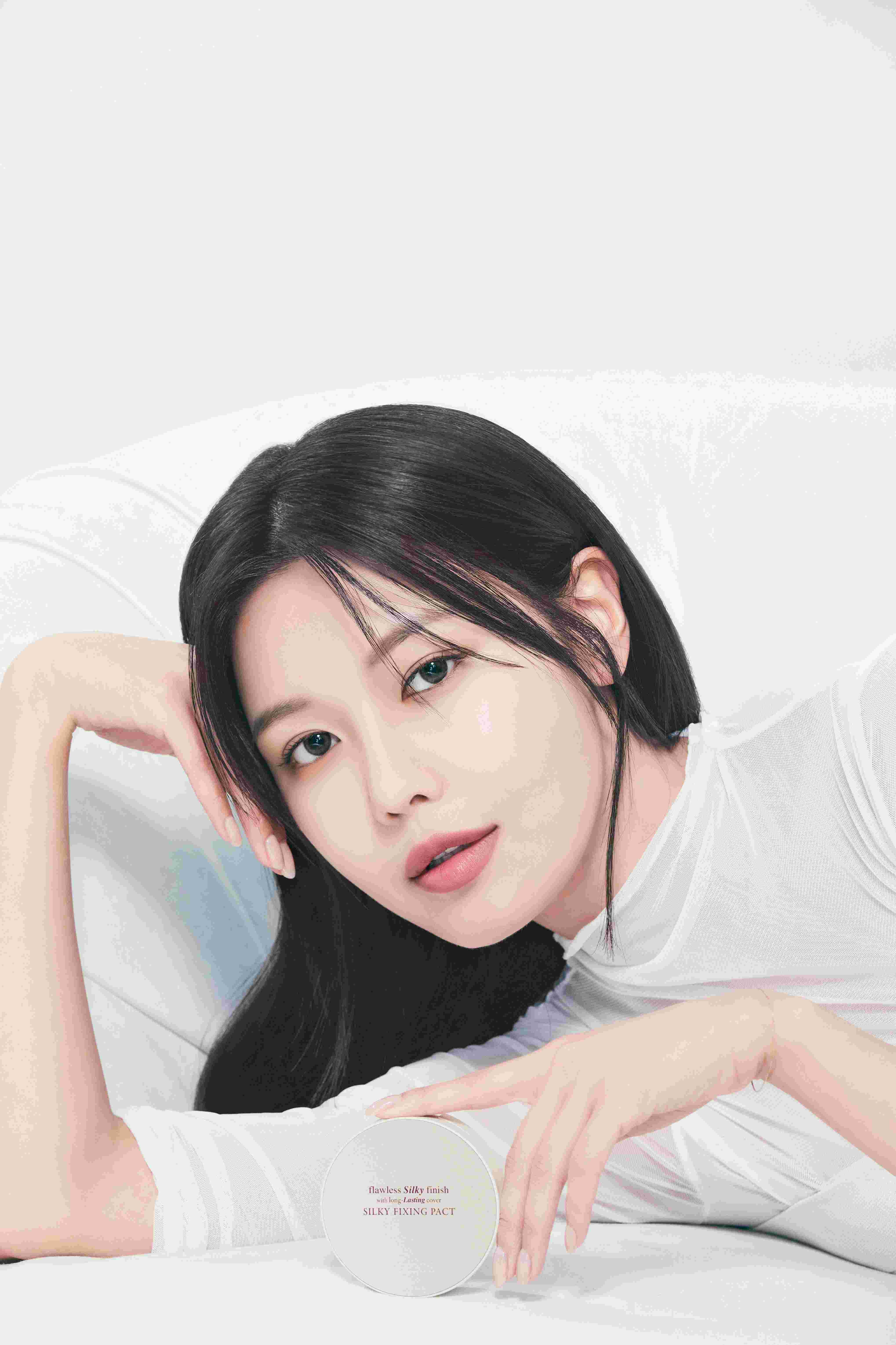 에이지투웨니스 실키 픽싱 팩트_모델컷.jpg