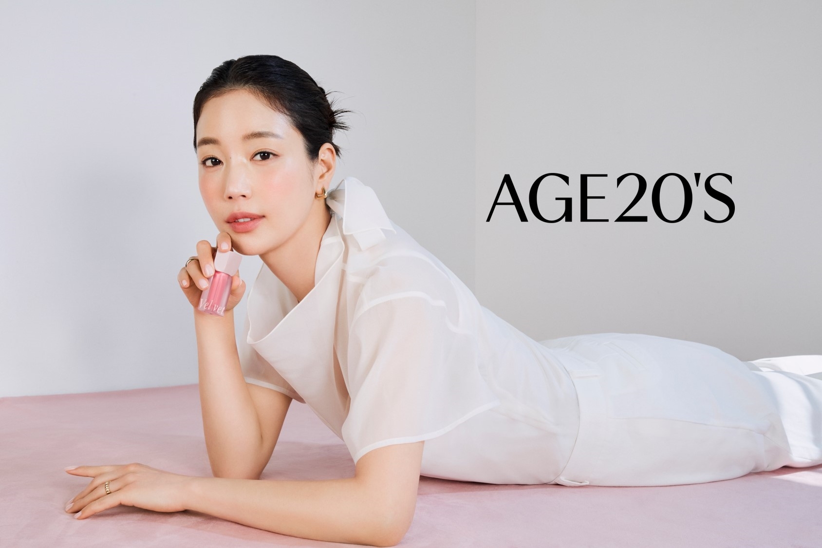 에이지투웨니스 벨벳 헤이즈 블러셔_뮤즈컷.jpg