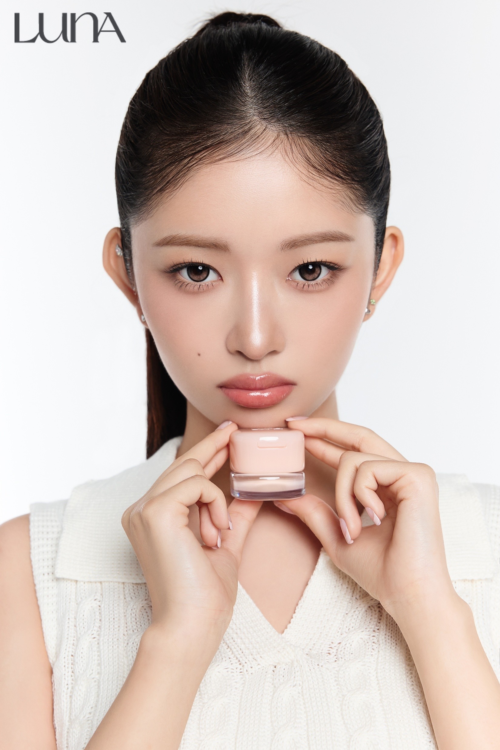 루나 아티스트 믹싱 컨실러_모델컷.jpg